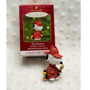 Vintage 2000 Hallmark Keepsake Spotlight on Snoopy #3 "The Detective" Ornament